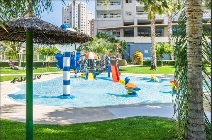 Chalet para 2 personas, con piscina además de jardín y balcón en Provincia de Alicante - 2