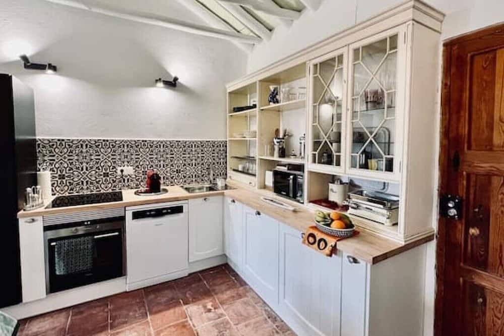 Apartamento entero, El Pino Retreat Apartment in Albuñuelas, Provincia de Granada