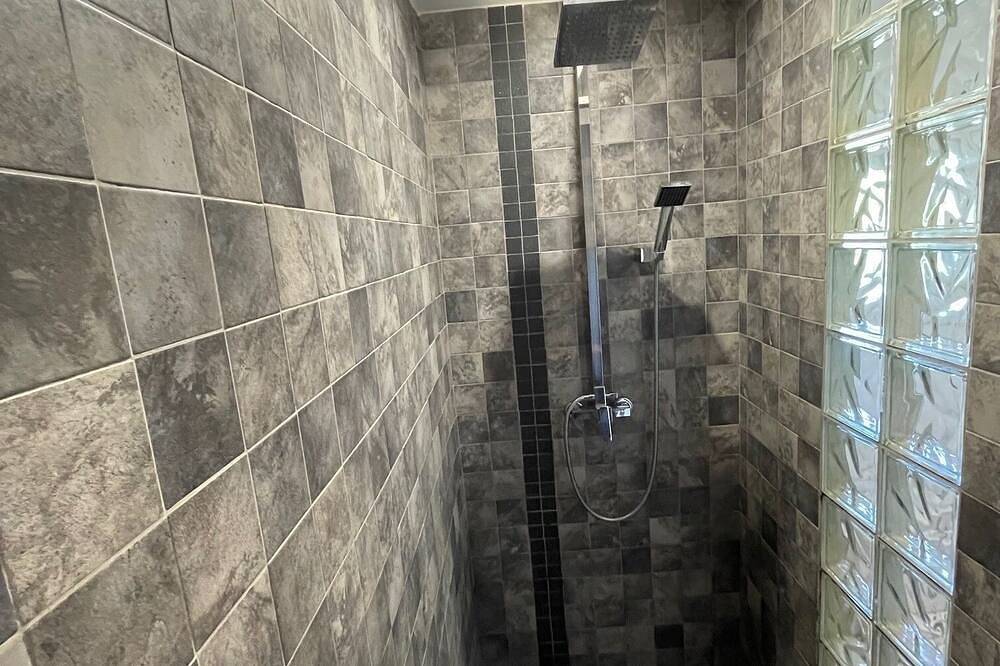 Apartamento entero, Studio Provençal Avec Terrasse in Lançon-Provence, Region de Aix-en-Provence