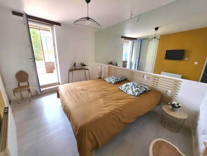 Maison d’hôte pour 2 personnes, avec jardin et terrasse ainsi que vue et piscine