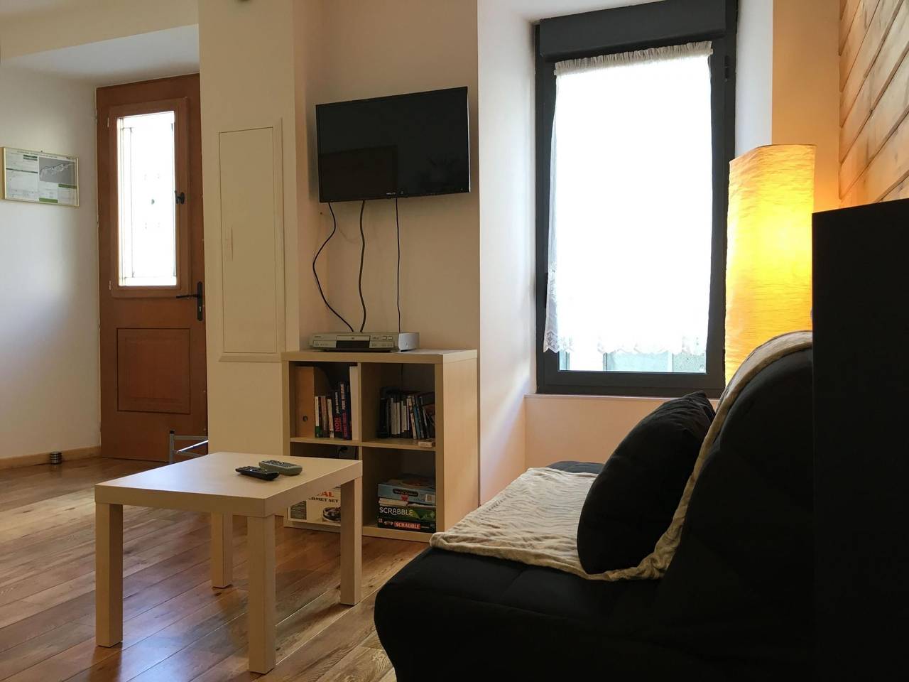 Entire apartment, Cozy Apartment with Parking and WiFi, 2km to Ski Station in Barèges, Pyrenees National Park