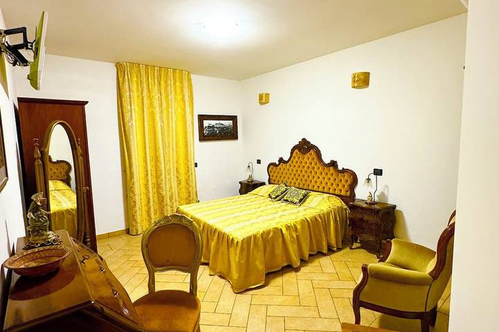 Exclusive Italian Villa Overlooking Lake Bolsena, I Gigli Del Belvedere in Montefiascone, Provincia di Viterbo