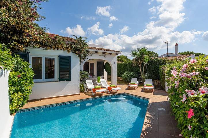 Casa vacanza per 4 persone, con Terrazza e Giardino a Cala Blanca