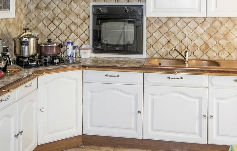 Location de vacances pour 12 personnes, avec terrasse et piscine à Régusse - 4