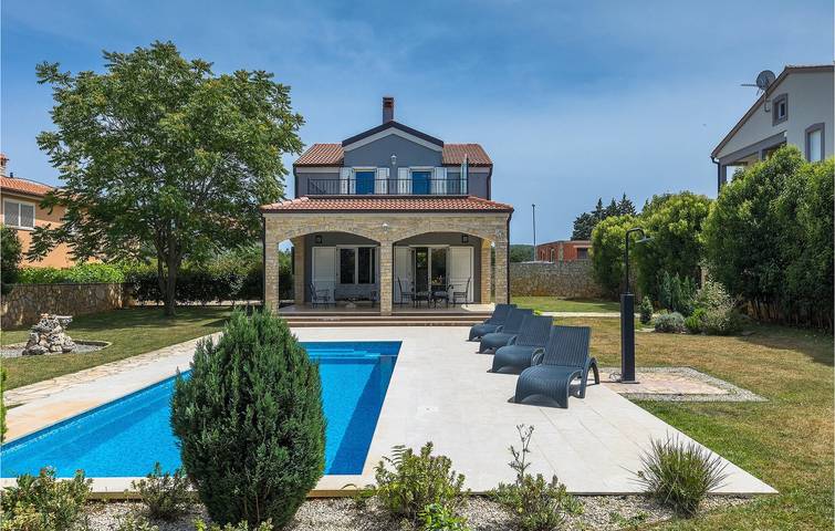 Reizende 2-Zimmer-Wohnung mit Pool, WLAN und Zugang zum Strand in Pomer, Südküste Istrien