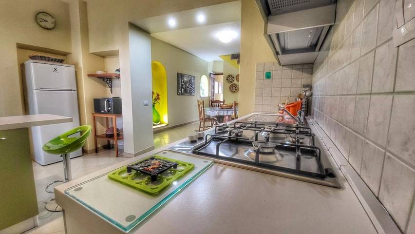 Casa vacanza per 6 persone, con giardino, adatto a famiglie con bambini - 1