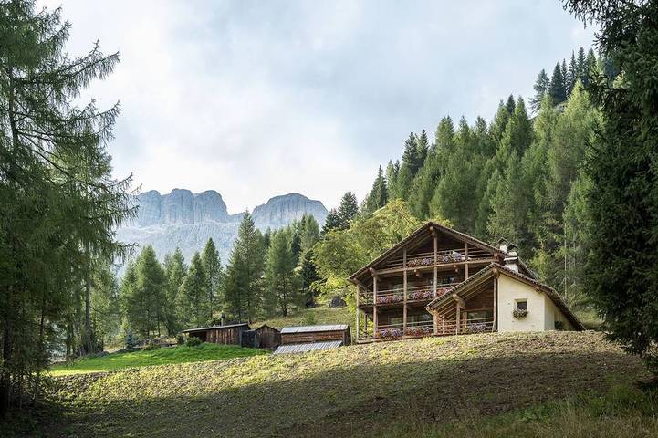 Exclusive Chalet in the Dolomites, Sella Ronda, Dolomites Superski in Arabba, Livinallongo