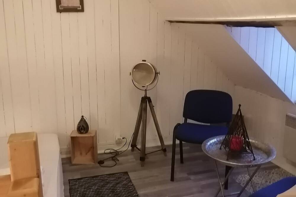 Agreable Maison De Ville Avec Cheminee Et Jardin, A 2 Min De La Plage in La Rivière-Saint-Sauveur, Région de Lisieux