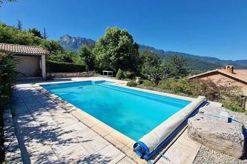 Gîte pour 7 personnes, avec piscine à Saillans