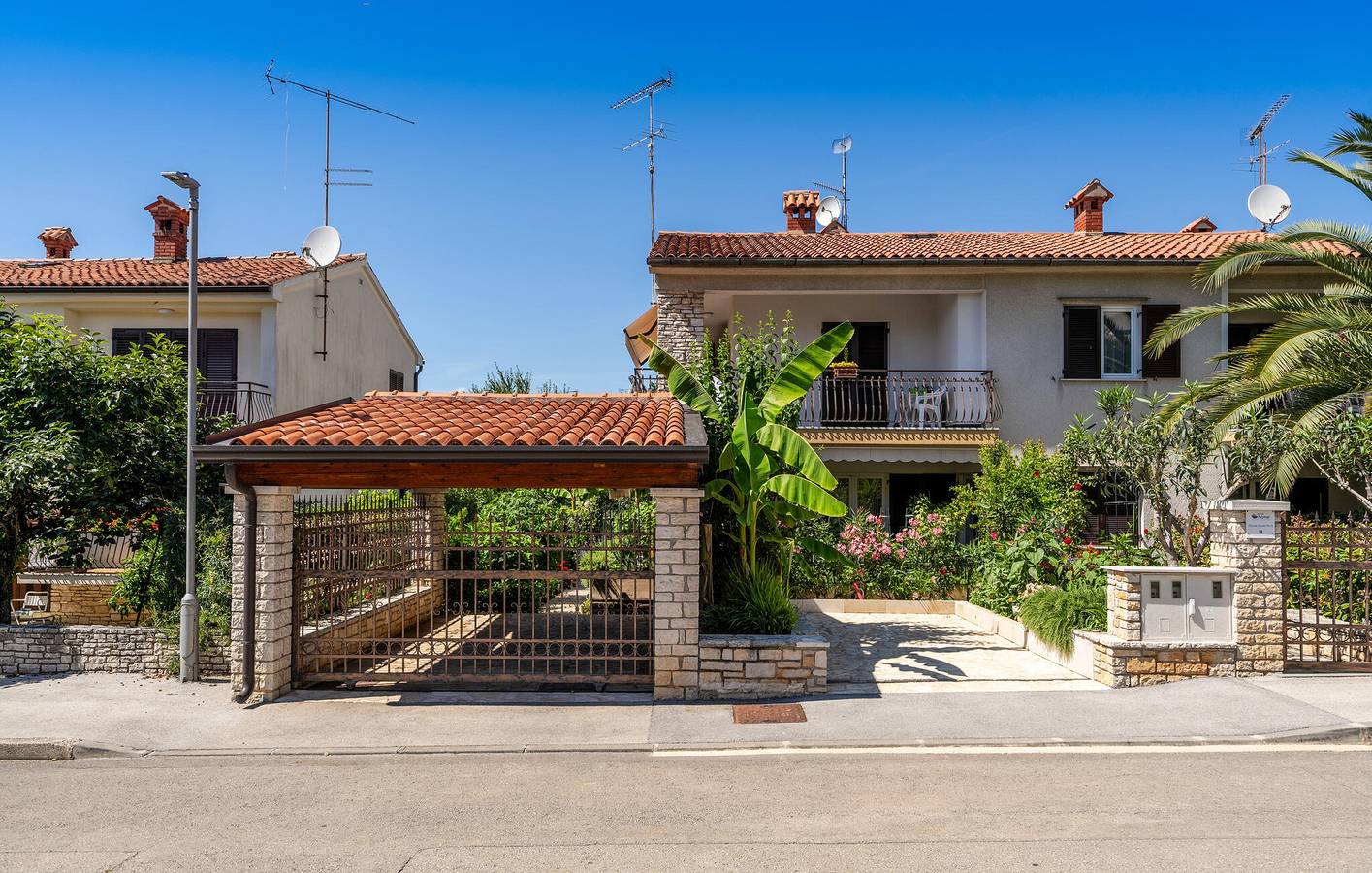Gemütliche Ferienwohnung mit Terrasse, WLAN und 1,5 km zum Strand in Poreč, Grad Poreč