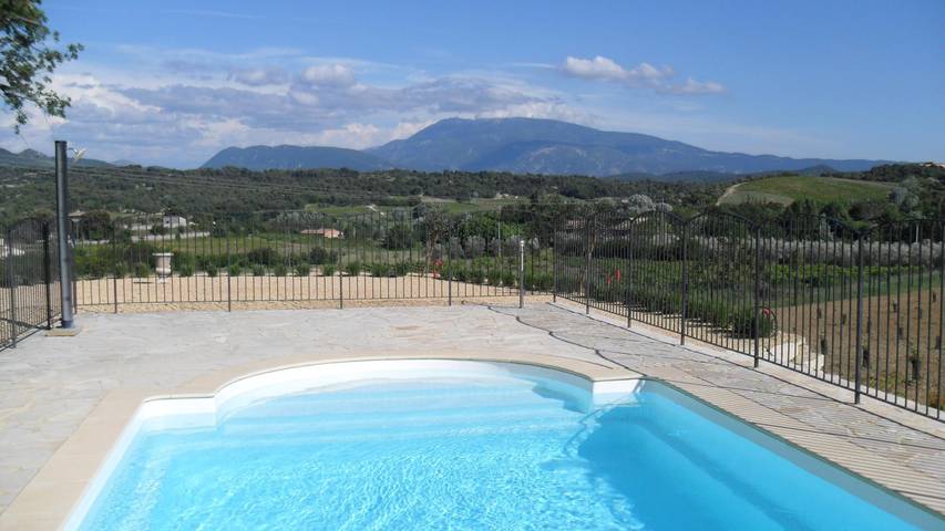 Gîte for 9 people, with garden and pool as well as terrace - 1
