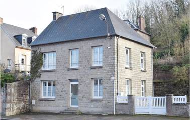 Gîte pour 5 personnes, avec jardin et terrasse à Gavray