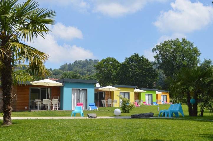 Villaggio vacanza per 4 persone, con Terrazza e Idromassaggio nonché Giardino e Piscina in Piemonte