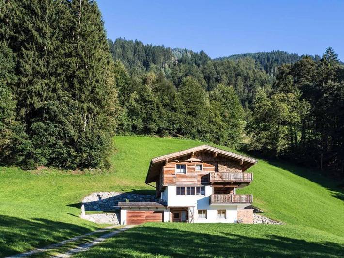 Ferienhaus für 8 Personen, mit Balkon und Garten