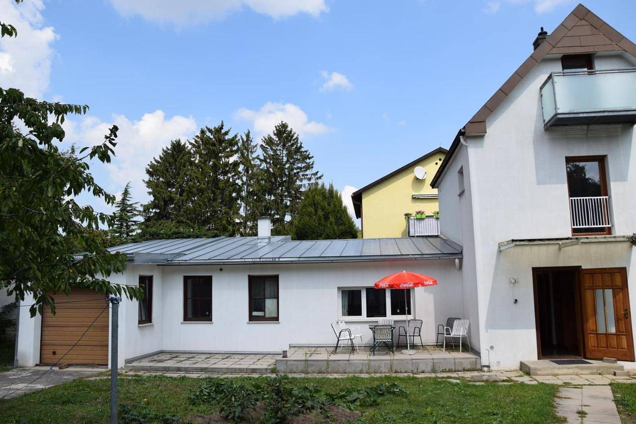 Central-Vintage Villa with free Parking and 5min walk to Metro in Wien, Donau Niederösterreich