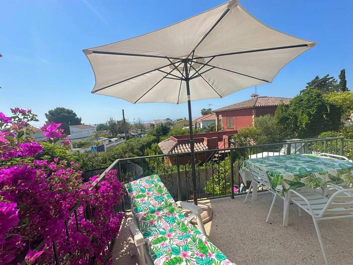 Ferienhaus für 4 Personen, mit Balkon und Terrasse sowie Garten und Ausblick