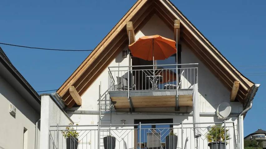 Ferienwohnung für 2 Personen, mit Balkon in Ürzig