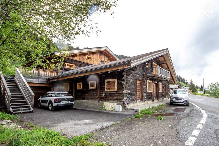 Chalet pour 12 personnes, animaux acceptés dans Massif du Mont-Blanc - 2