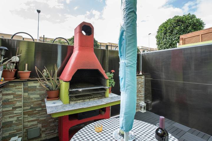 Casa Klemann terraza privada, vistas a la montaña, Wi-Fi y aire acondicionado in Cruce de Arinaga, Agüimes