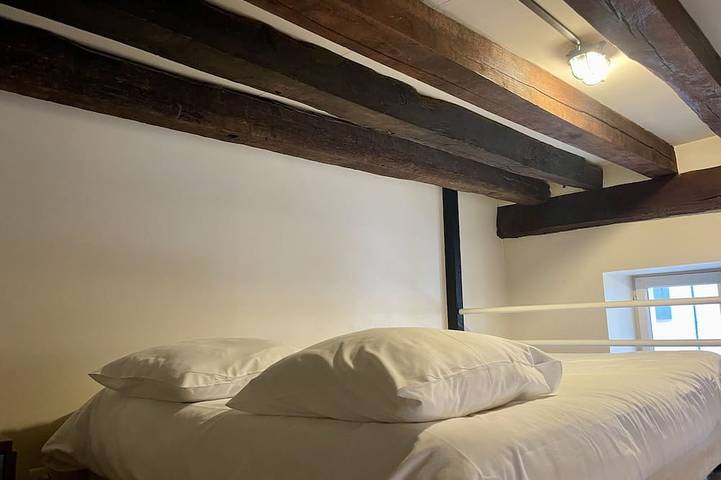 Apartamento entero, Le Cadet Roussel-Apartamento-Club-Baño privado con ducha-Vista a la Ciudad in Auxerre, Auxerre region