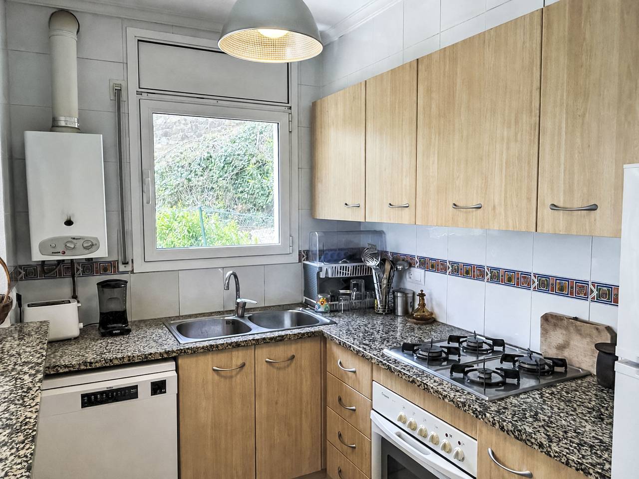 Entire apartment, El Jardinet in Llanca, Upper Empordà