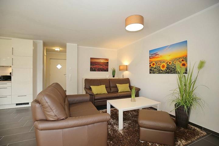 Ferienhaus für 6 Personen, mit Terrasse und Sauna in Boltenhagen - 4