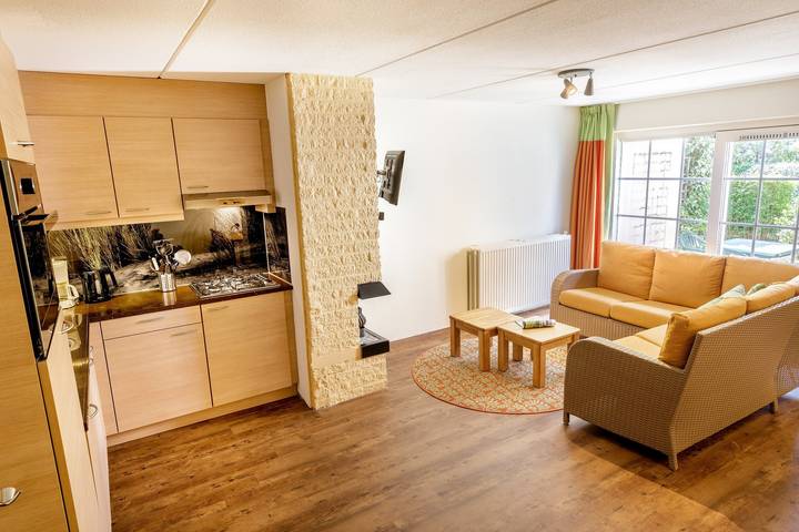 Ferienhaus für 4 Personen, mit Terrasse und Pool