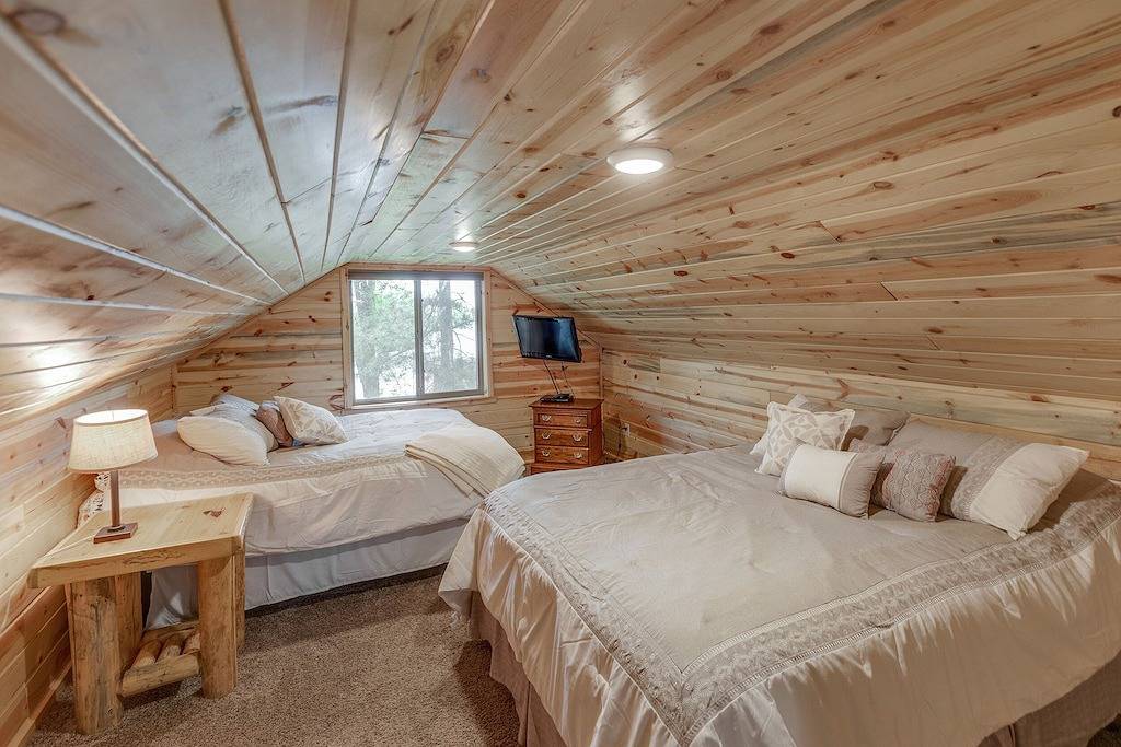 Premier Location on Crosslake - Hot Tub - Pontoon Rental - Waterslide - Games in Crosslake, Crow Wing County