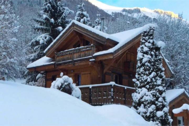 Maison pour 8 personnes, avec Balcon et Jacuzzi ainsi que Terrasse et Jardin à Montriond