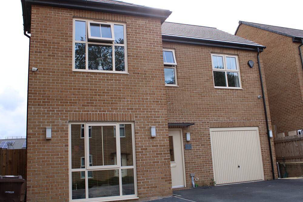 Luxury getaway home. 5 mins to Xscape and Junction 32 shopping centres! in Wakefield, West Yorkshire