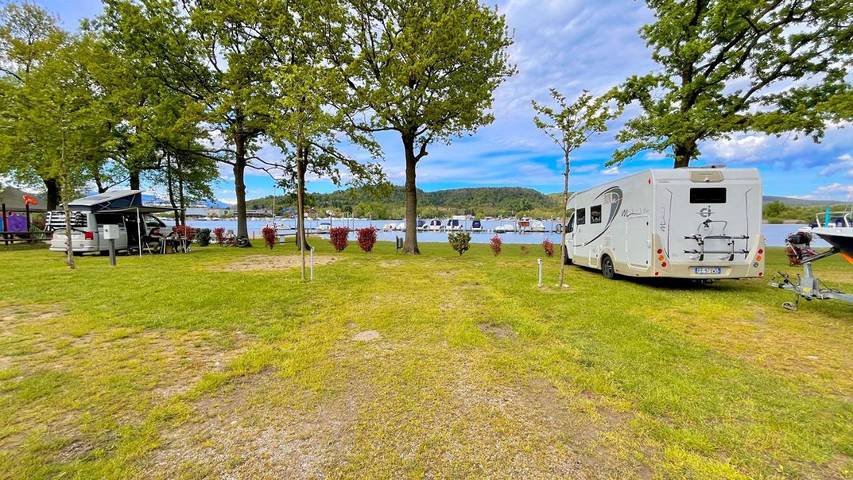 Camping pour 4 personnes, avec piscine et jardin, animaux acceptés dans Lac Majeur (Italie) - 2