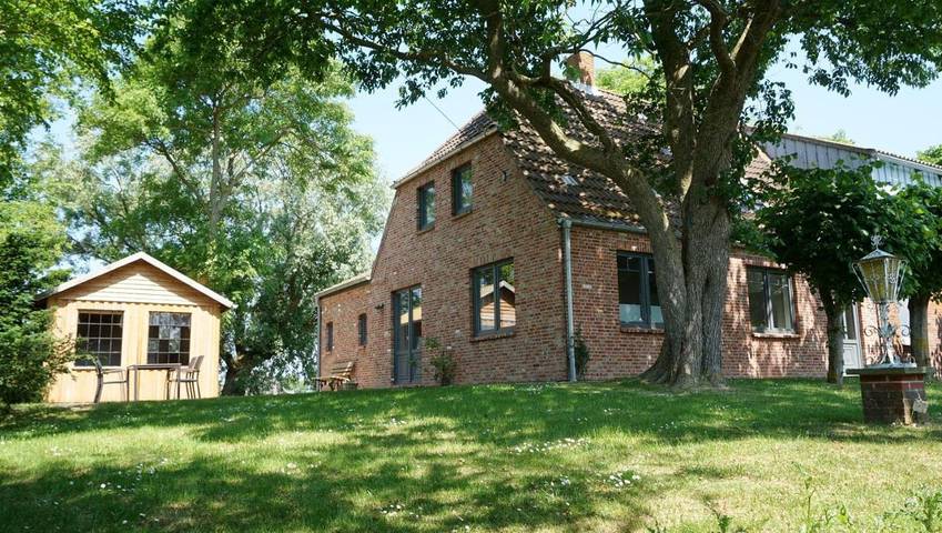 Ferienhaus für 4 Personen, mit Terrasse und Garten in Osterhever
