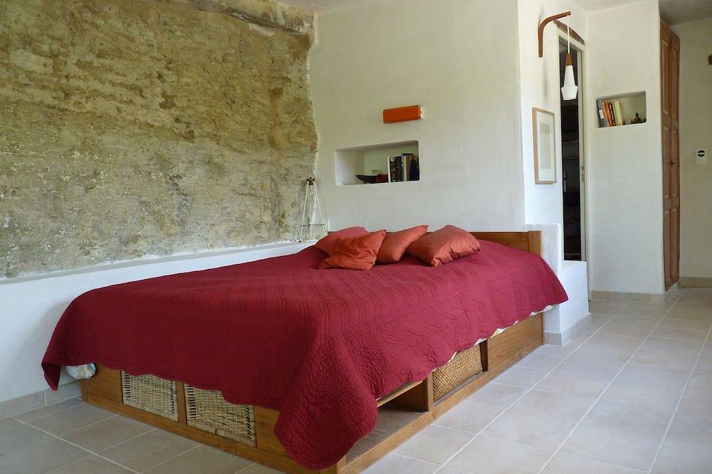 Apartamento entero, Provencal troglodyte La Baumo 2 in Le Beaucet, Parque natural regional del Mont Ventoux