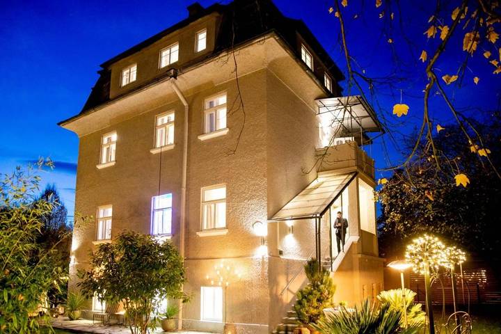 Villa für 14 Personen, mit Garten und Ausblick, kinderfreundlich in Salzburg