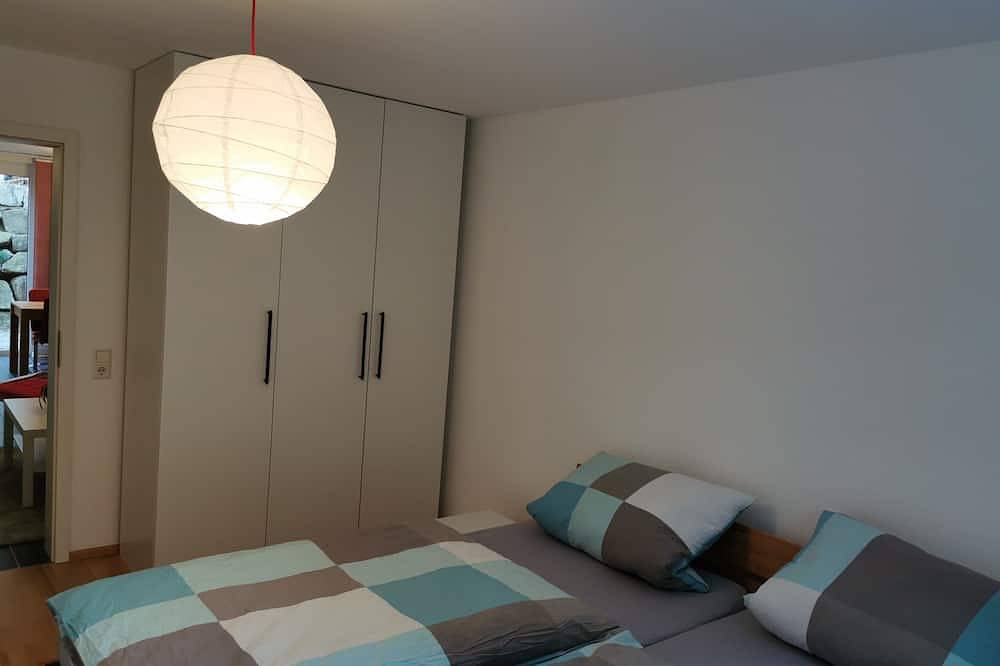 Ganze Wohnung, Klimatisierte Ferienwohnung in schöner Ortsrandlage in Heitersheim, Südschwarzwald