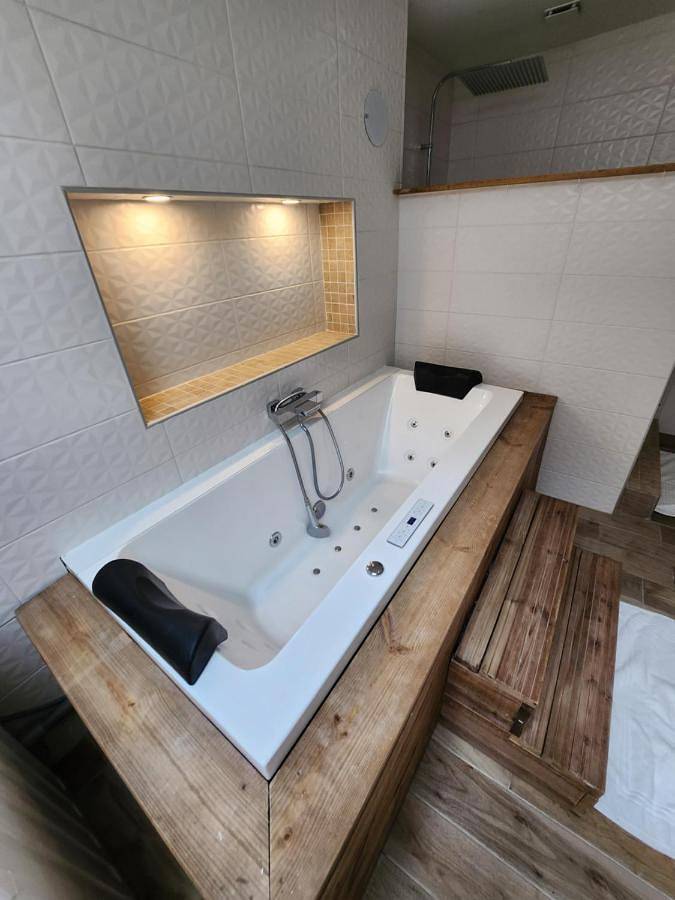 Chambre d’hôte pour 10 personnes, avec terrasse ainsi que jacuzzi et sauna dans la Somme - 4