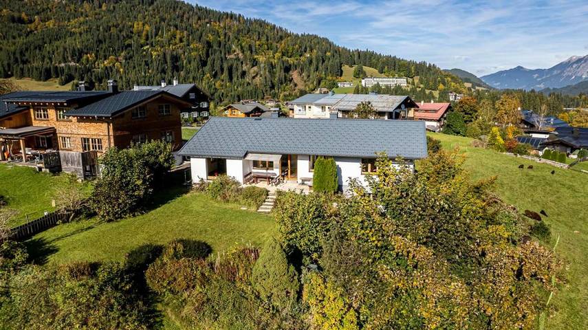 Ferienhaus für 12 Personen, mit Ausblick und Garten, kinderfreundlich im Kleinwalsertal