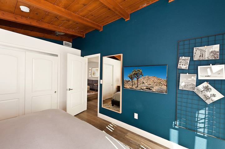 Vacation rental for 10 people, with yard, with pets in Anaheim