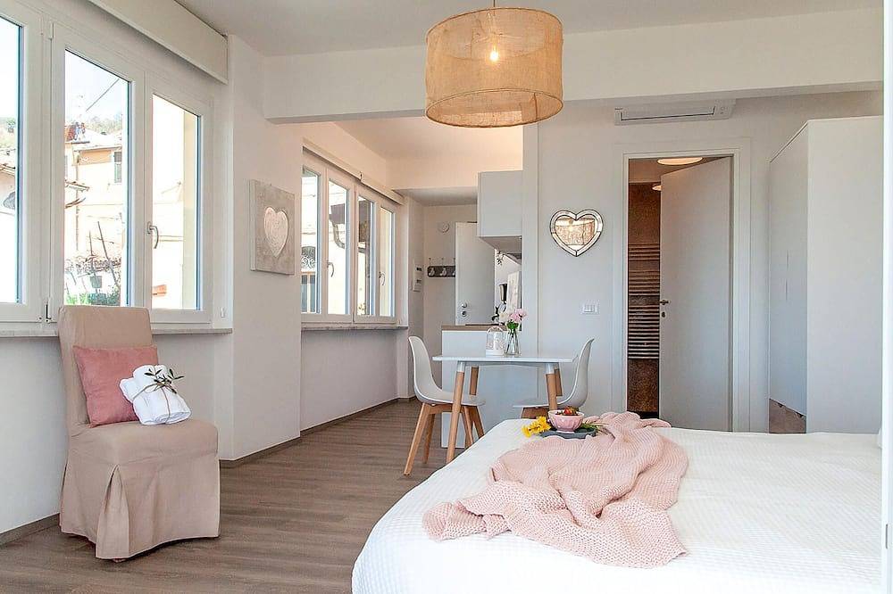 Entire apartment, Awesome apartment in Moneglia with house sea view in Moneglia, Riviera di Levante