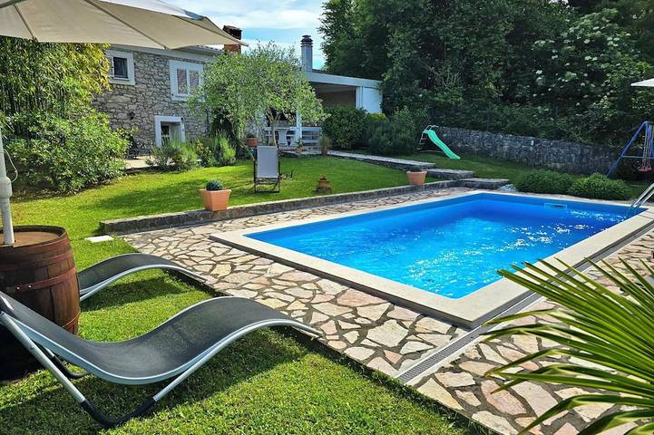 Villa für 8 Personen, mit Sauna und Whirlpool sowie Garten - 1