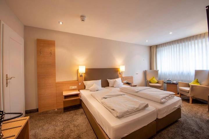 Hôtel pour 4 personnes, avec terrasse et piscine ainsi que jardin et sauna à Glottertal - 4