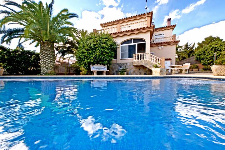 Villa pour 7 personnes, avec jardin et terrasse - 1