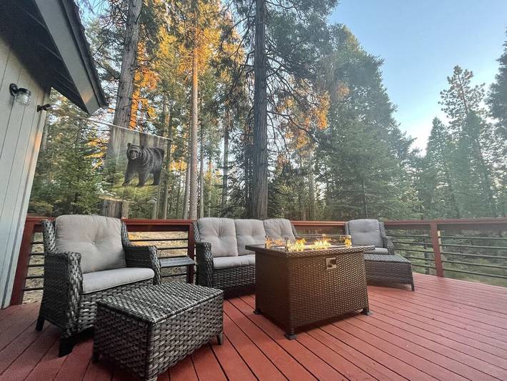 Log cabin for 10 people in Shaver Lake