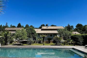 Location de vacances pour 8 personnes, avec jardin à Saubion