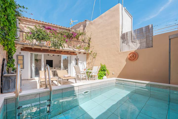 Holiday Home "Can Raixa" with Private Pool, Private Terrace and Wi-Fi in Lloseta, Majorca Center