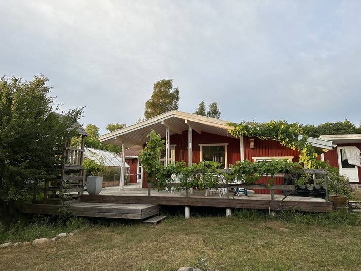 Ferienhaus für 6 Personen, mit Garten und Ausblick sowie Terrasse in Orø