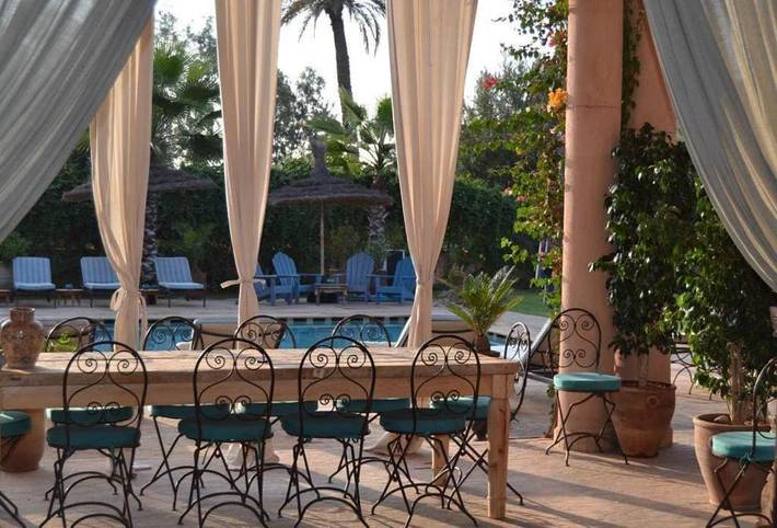 Villa pour 24 personnes, avec piscine ainsi que vue et terrasse, animaux acceptés