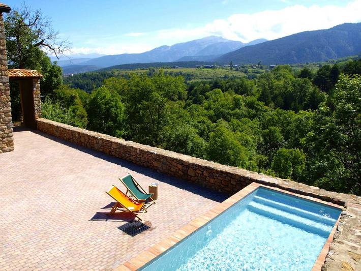 Casa de vacaciones para 12 personas, con vistas además de jardín y piscina en Baixa Cerdanya - 2