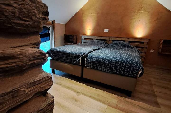 Gîte pour 4 personnes, avec Jacuzzi ainsi que Terrasse et Jardin dans Tavigny - 3
