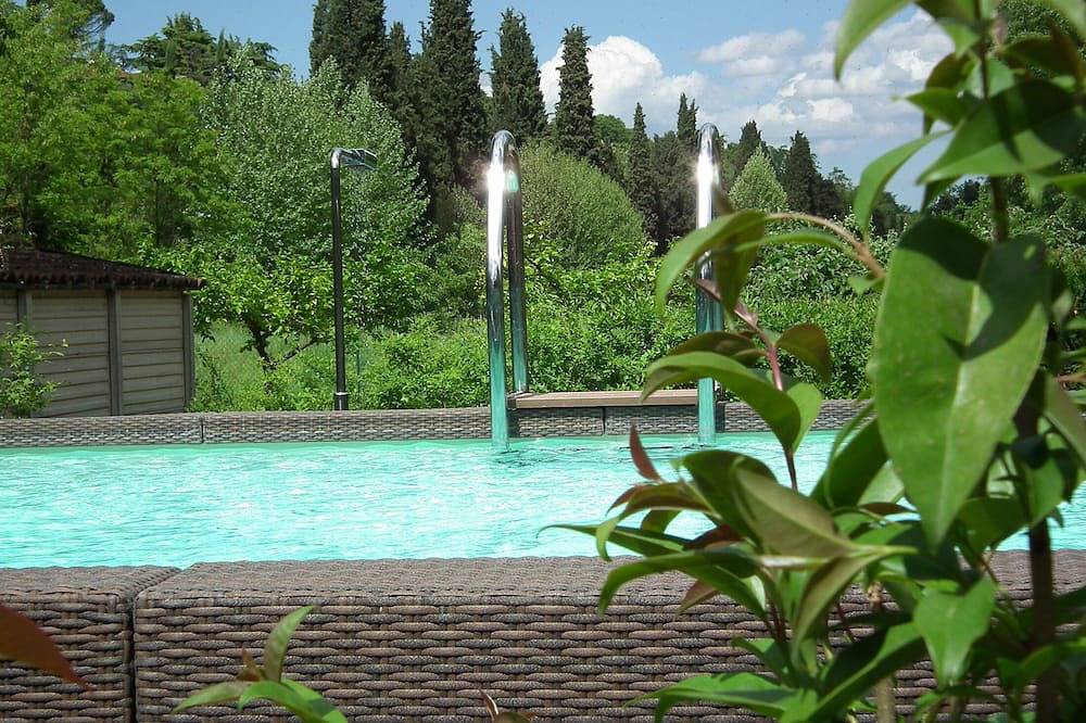 Ganze Wohnung, Terrassenwohnung mit Terrasse in Monzambano, Mantua Provinz